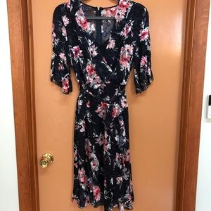 Isabelle Elie Tahari burnout Floral V-nk dress Sz4